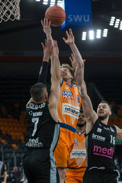 抢明显显得 抢明显显得